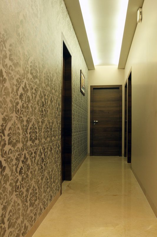 Hallway Wallpaper Installation in Conroe, TX