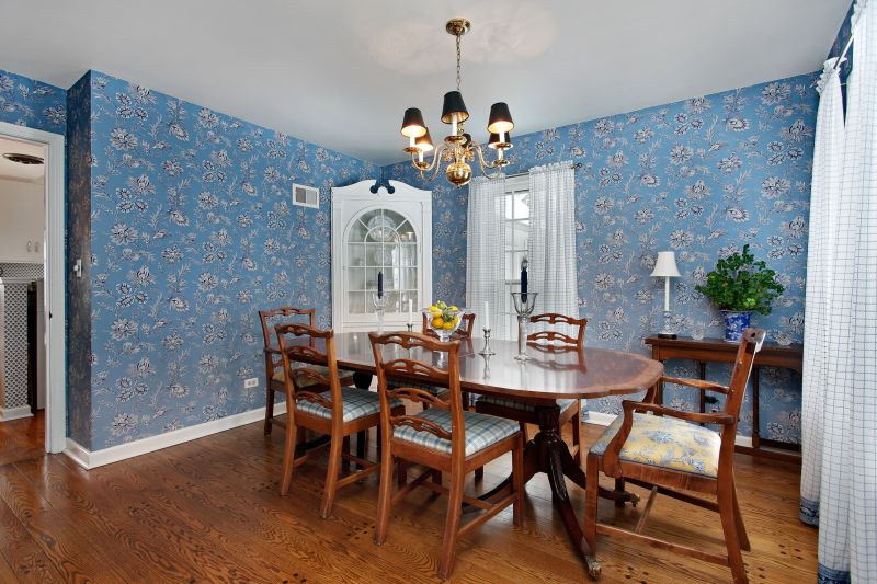 Wallpaper Hanging in Overland Park, KS